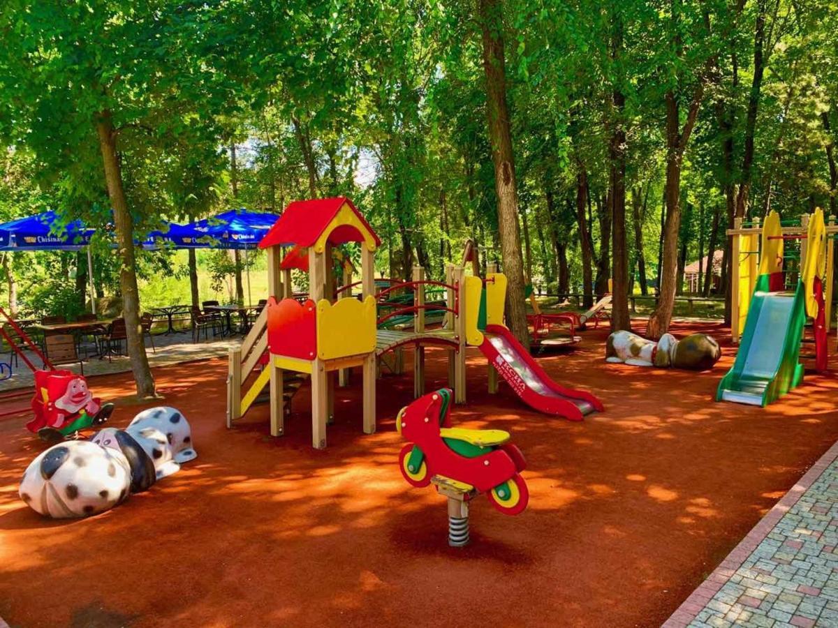 Sky Land Camping & Resort Cricova Zewnętrze zdjęcie