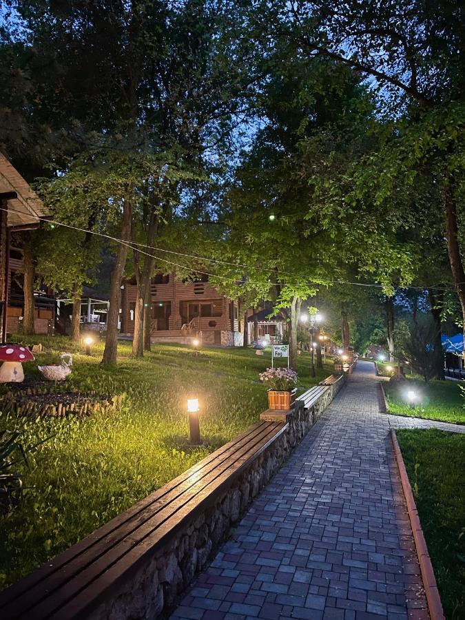 Sky Land Camping & Resort Cricova Zewnętrze zdjęcie